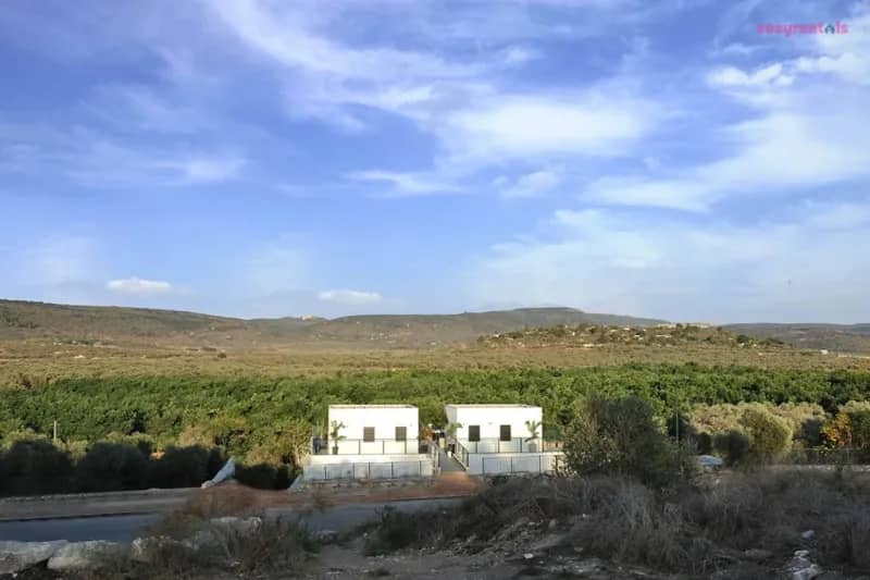 אחוזת קולינה וארדה, מלון, עמקה