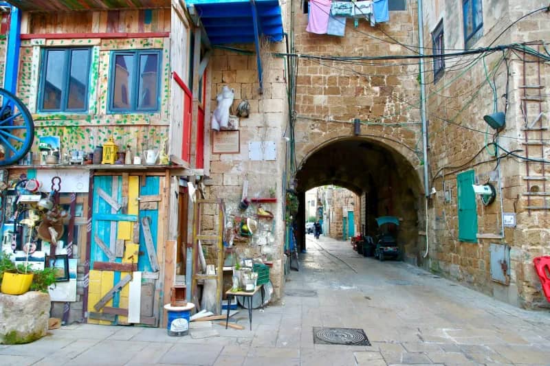 אבן והים, צימר, עכו
