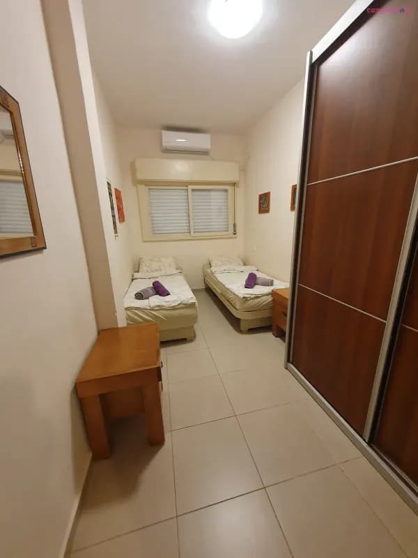 Three 3 stairs only to a cozy flat on favorite Hillel st, דירת נופש, חיפה, תמונה 12