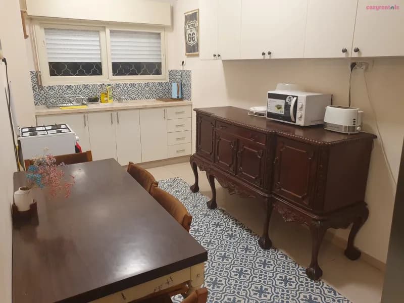 Three 3 stairs only to a cozy flat on favorite Hillel st, דירת נופש, חיפה, תמונה 10