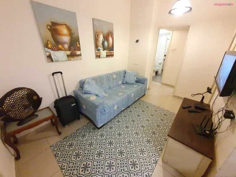 Three 3 stairs only to a cozy flat on favorite Hillel st, דירת נופש, חיפה, תמונה 7