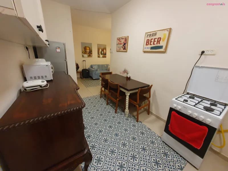 Three 3 stairs only to a cozy flat on favorite Hillel st, דירת נופש, חיפה, תמונה 11
