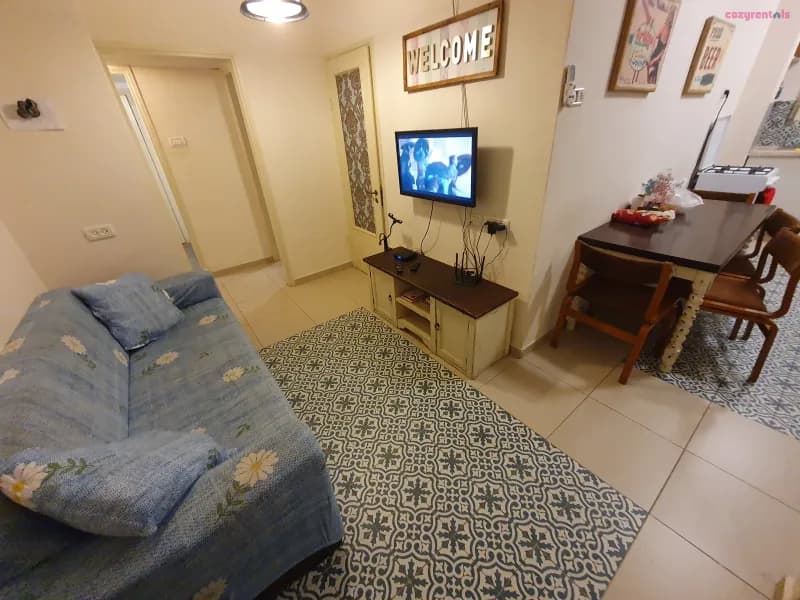 Three 3 stairs only to a cozy flat on favorite Hillel st, דירת נופש, חיפה, תמונה 6