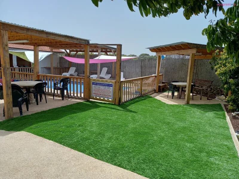 צימרים פנינת האלונים בנווה זיו מתחם אירוח למשפחות עם בריכה מחוממת, תמונה 5