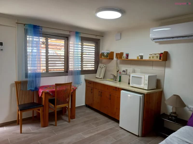 צימרים פנינת האלונים בנווה זיו מתחם אירוח למשפחות עם בריכה מחוממת, תמונה 9