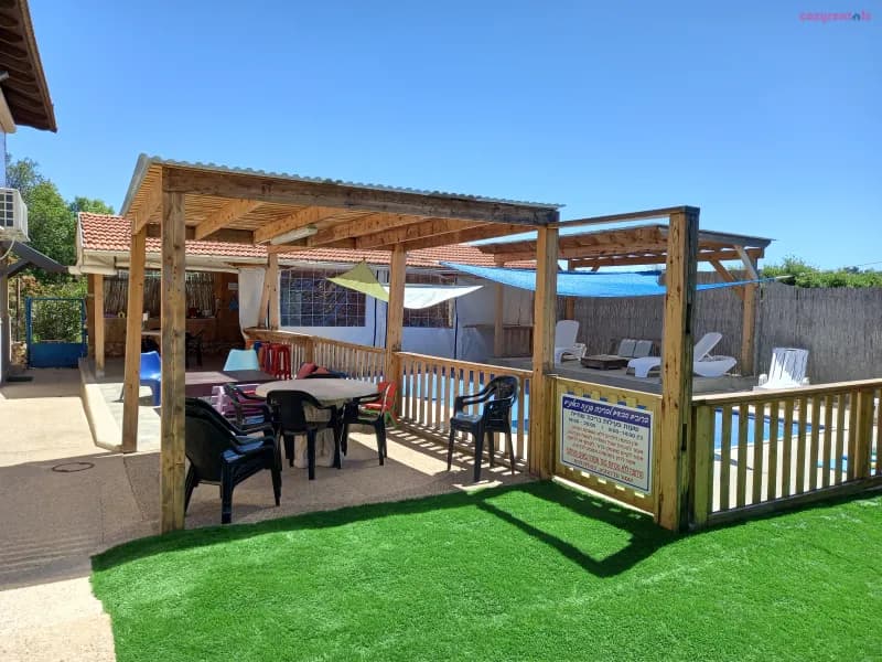צימרים פנינת האלונים בנווה זיו מתחם אירוח למשפחות עם בריכה מחוממת, תמונה 10