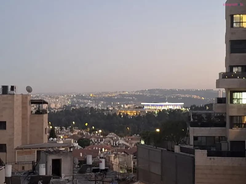 חדר בדירה צמוד לשוק, שותפים, ירושלים