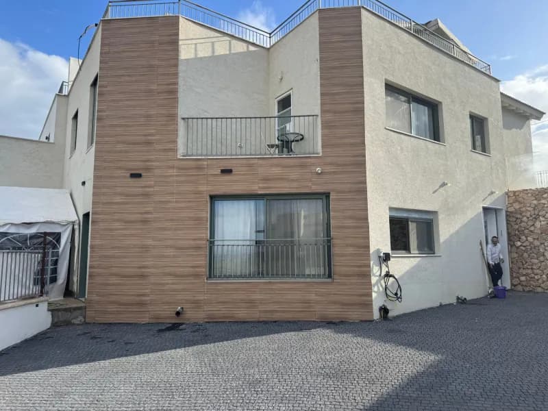 תהילת השלווה, וילת אירוח, מנחמיה, תמונה 14